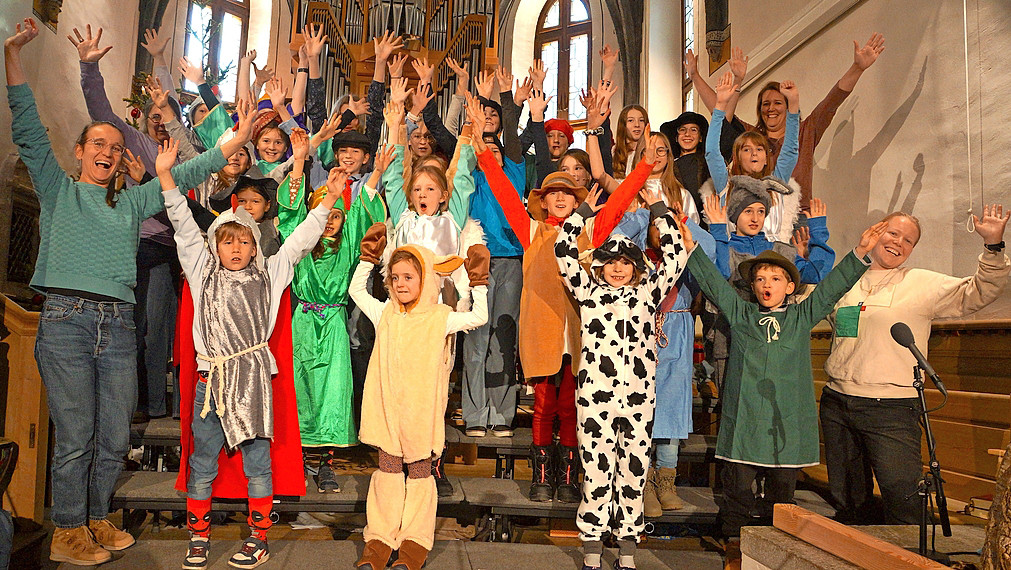 Seit den Herbstferien proben rund 30 Kinder vom Kindergarten bis zur Oberstufe für die beiden Aufführungen.
