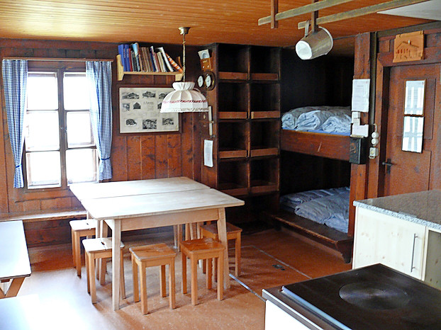 Die Ela-Hütte biete eine gemütliche Stube und 26 Schlafplätze.