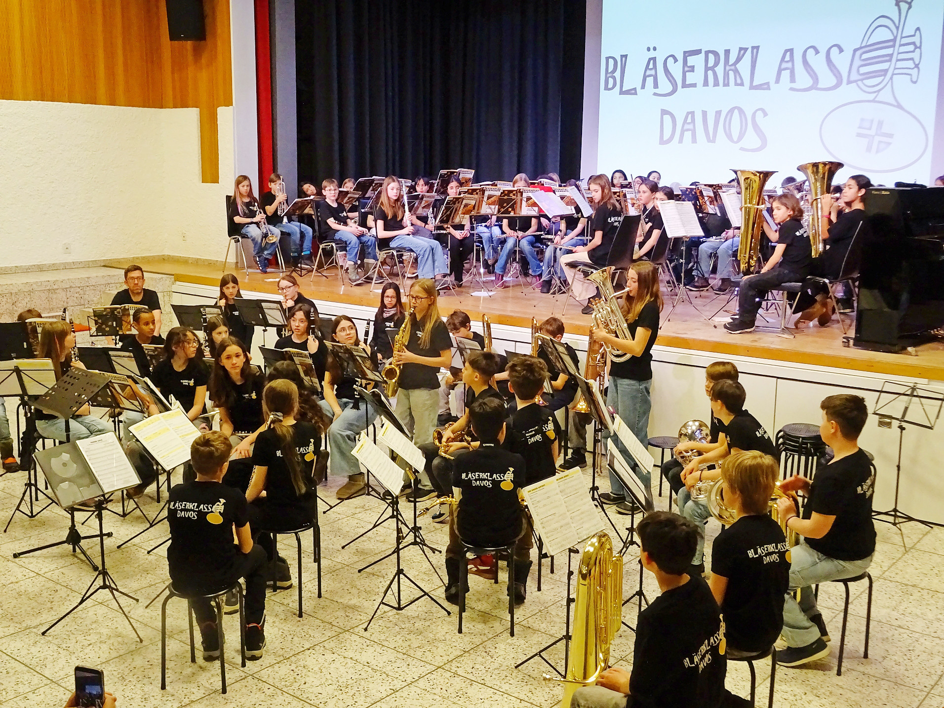 Es war durchaus ein imposantes Bild, das die vereinigte Bläserklasse bot.  